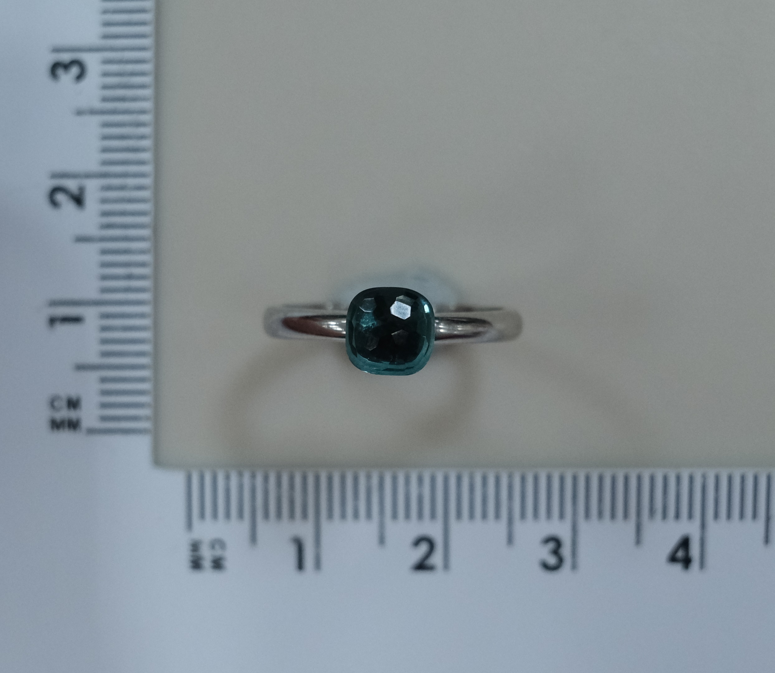 Серебряное кольцо с кварцем